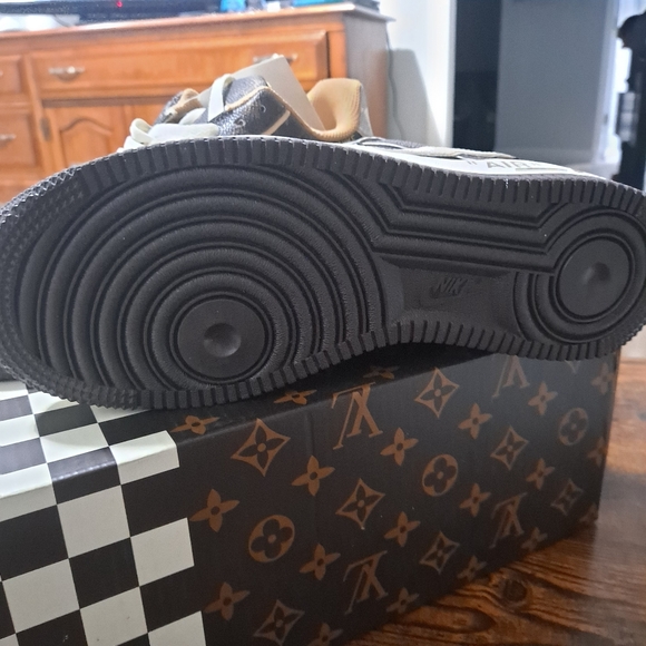 Custom Air Force Ones - Picture 2 of 7